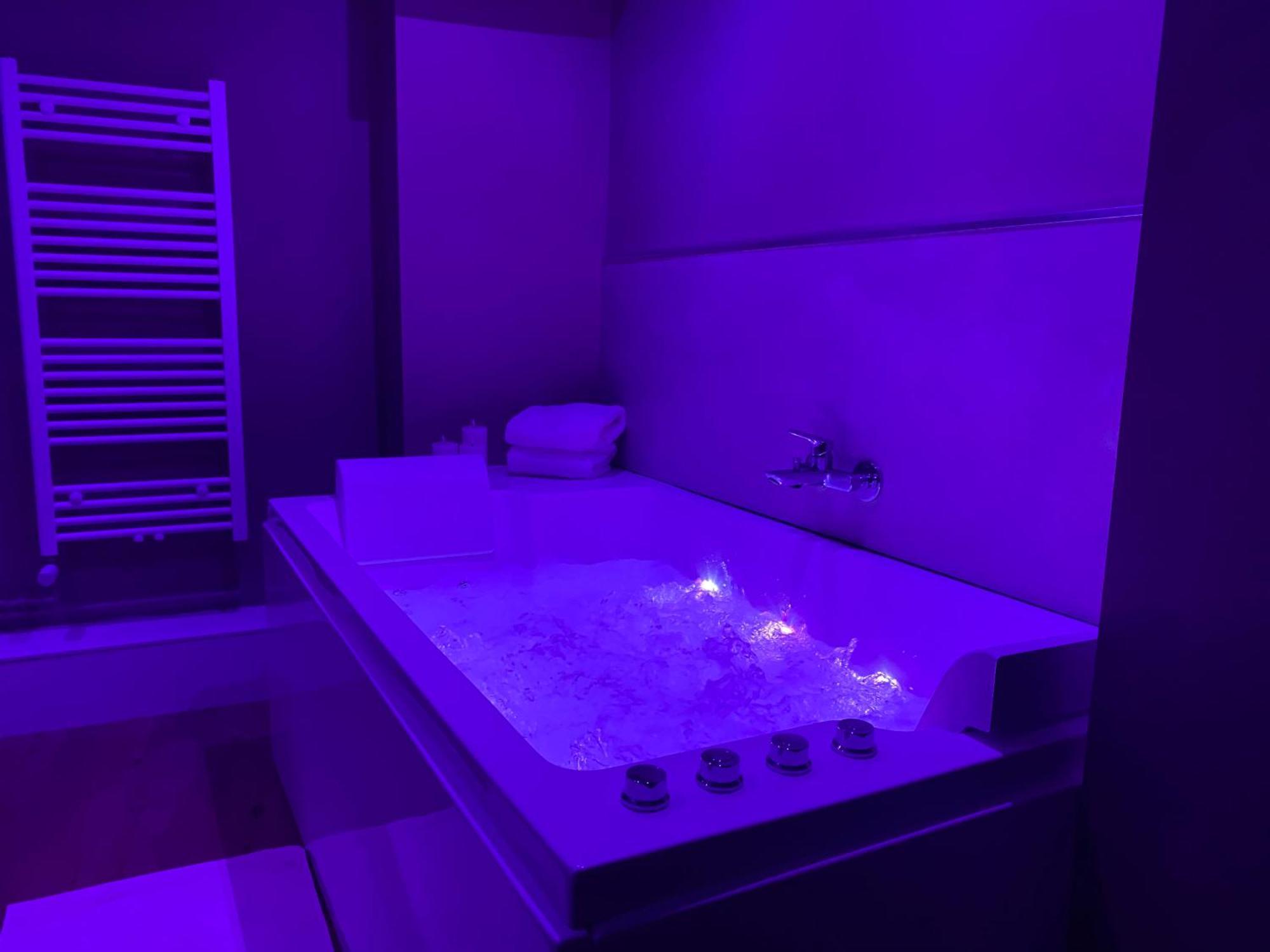 Un Cocon En Ville - Chambre Spa Chic Et Elegante Pacy-sur-Eure Exterior photo