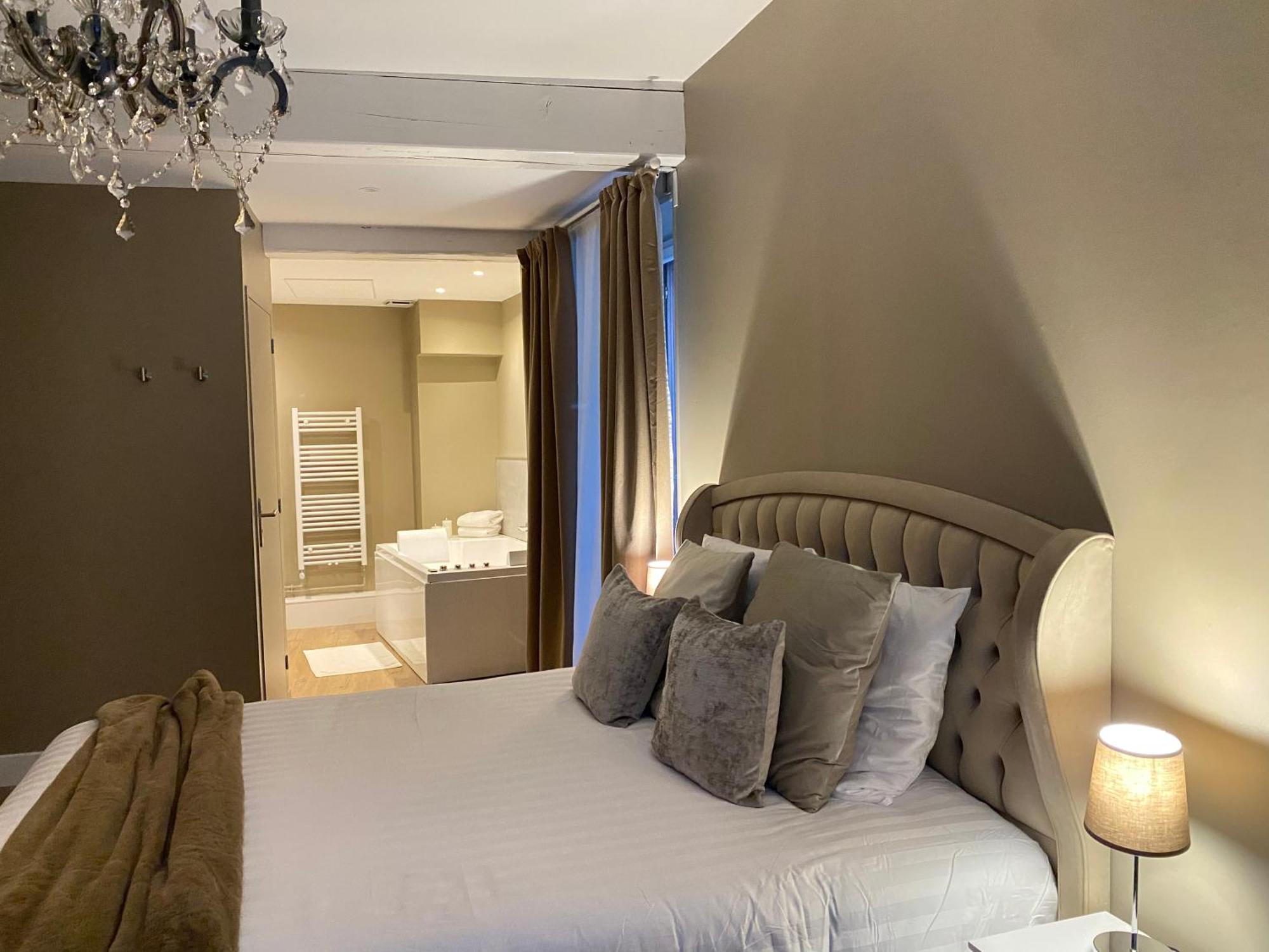 Un Cocon En Ville - Chambre Spa Chic Et Elegante Pacy-sur-Eure Exterior photo